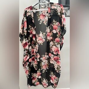 Smart Set Black Floral Kimono